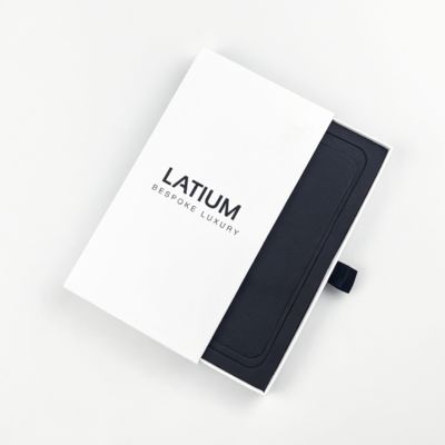 아이폰 17 케이스 폼 액세서리 포함 및 특수 종이 디자인